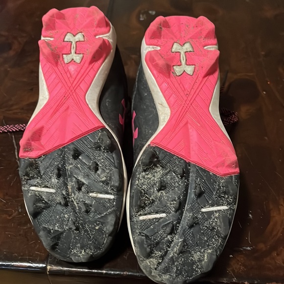 Girls size 13 softball cleats - Picture 3 of 5